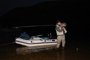 Ночная рыбалка нахлыстом на Вишере